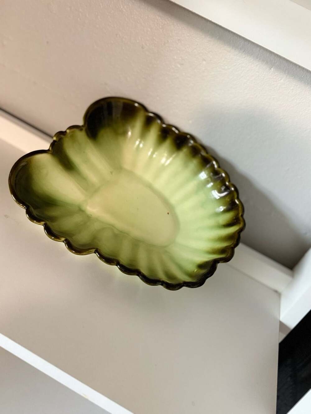 VTG Hull Art Pottery USA Green Ombre Scalloped Edge #34 Fruit Bowl